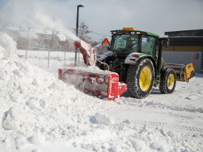 Déneigement de stationnement collectif