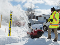 Déneigement manuel avec souffleuse